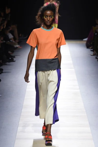 Look 8